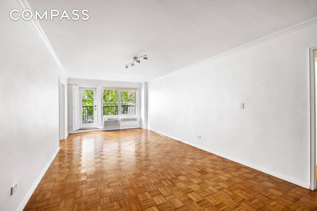 This generously sized, south facing one bedroom with a windowed home office and large balcony at 1199 Park Avenue combines space, functionality, and a premier Carnegie Hill address in a ...