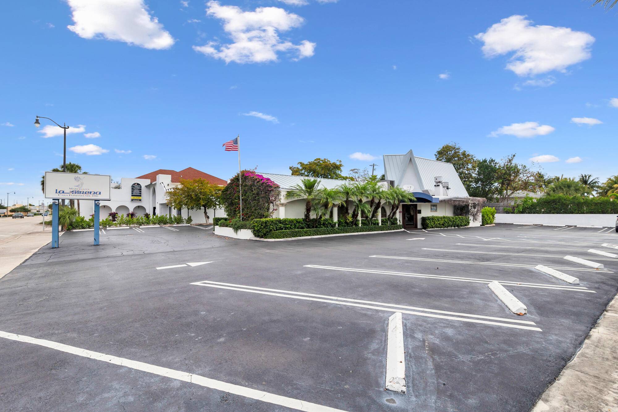 Widely regarded as one of West Palm Beach's most acclaimed Italian restaurants, Marcello's La Sirena has been a cornerstone of fine Italian dining since 1986.