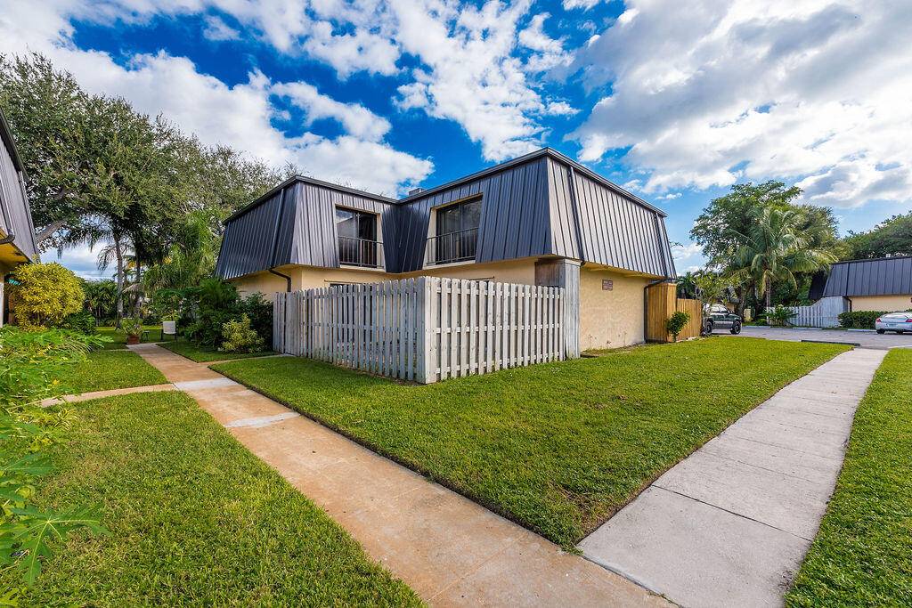 Beautifully Updated Spacious Townhome !