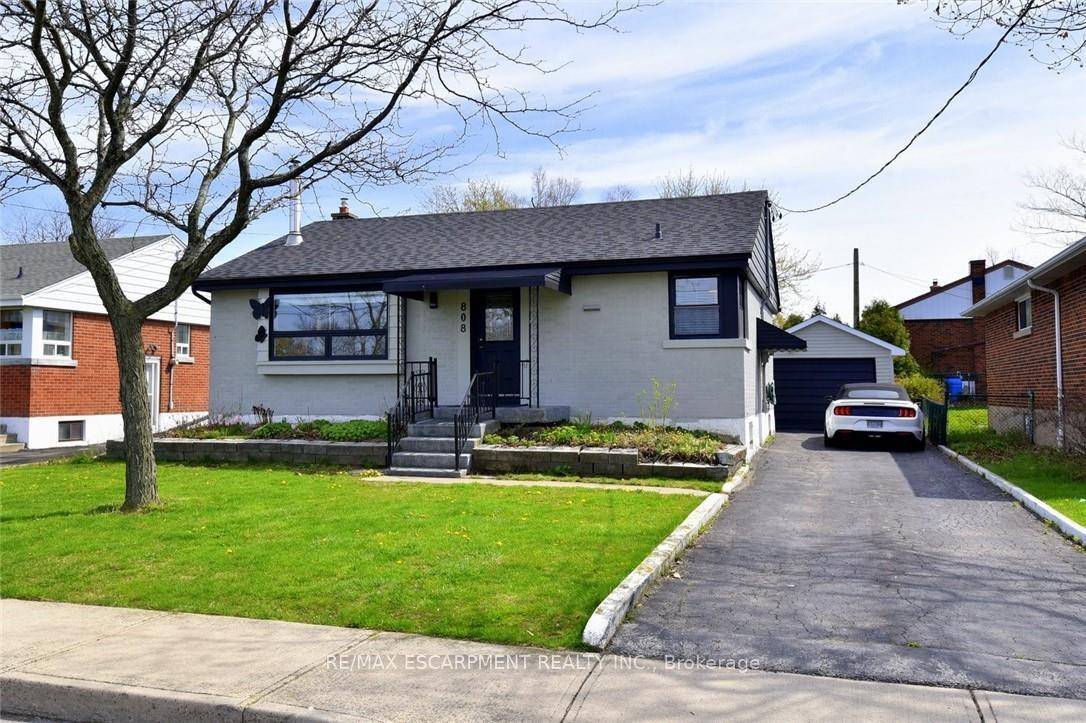 Fabulous Hampton Heights home on quiet street.