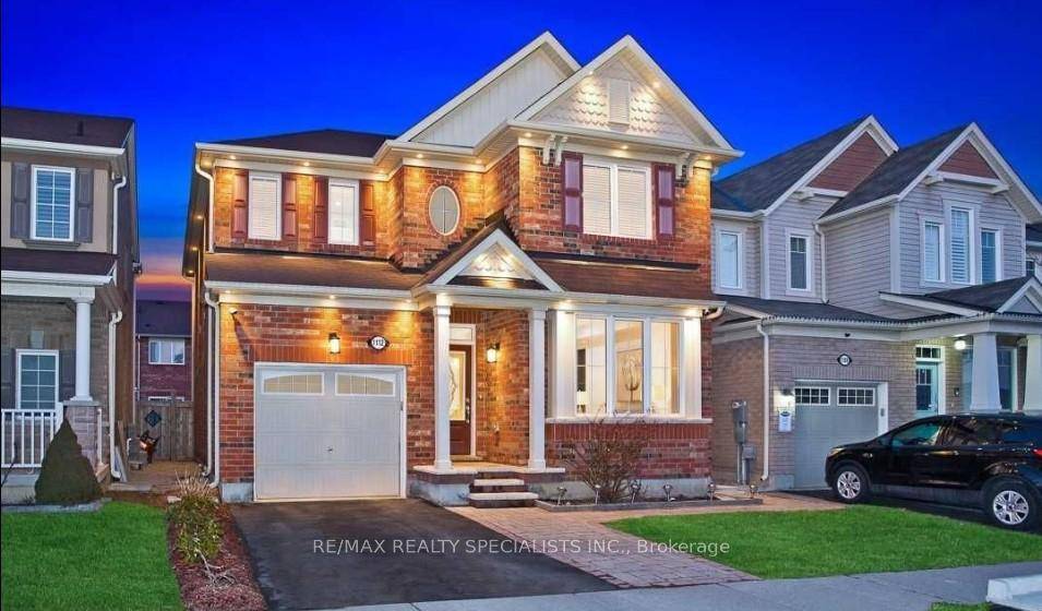 Step into comfort, style, and convenience at this beautifully maintained 4 bedroom, 3 bathroom home located on a quiet and family friendly court in one of Milton's most desirable neighbourhoods ...