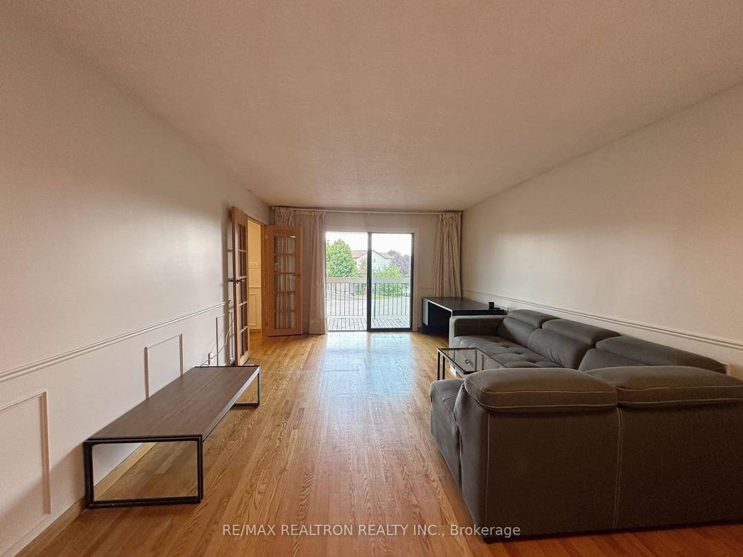 Welcome to this fully furnished, charming home in one of Mississaugas most peaceful and family friendly neighbourhoods.