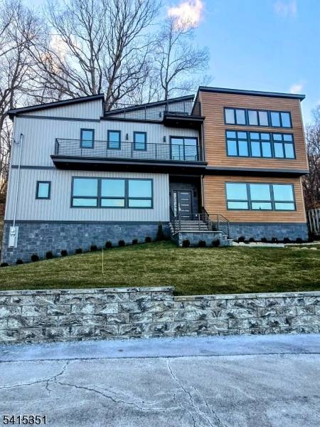 FULLY FURNISHED LAKE VIEW CONTEMPORARY !