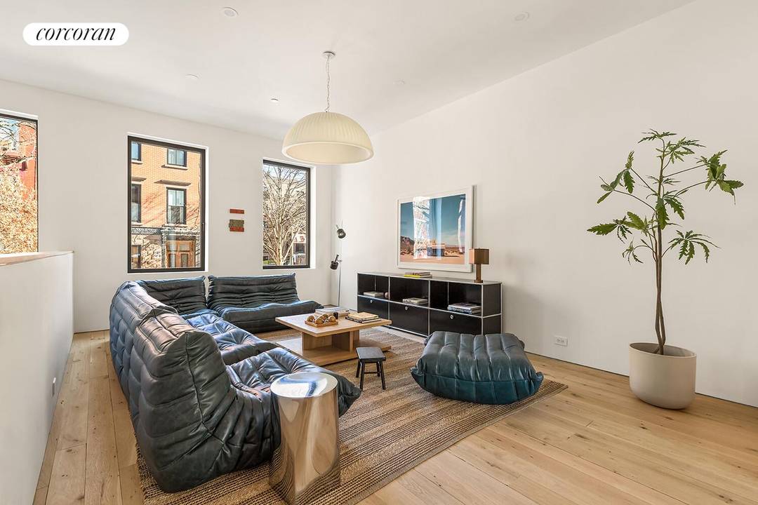 172 North 6th Street Rare 20 Foot Wide Architectural Masterpiece Set on a rare 20 foot wide by 100 foot deep lot, 172 North 6th Street is a newly constructed, ...