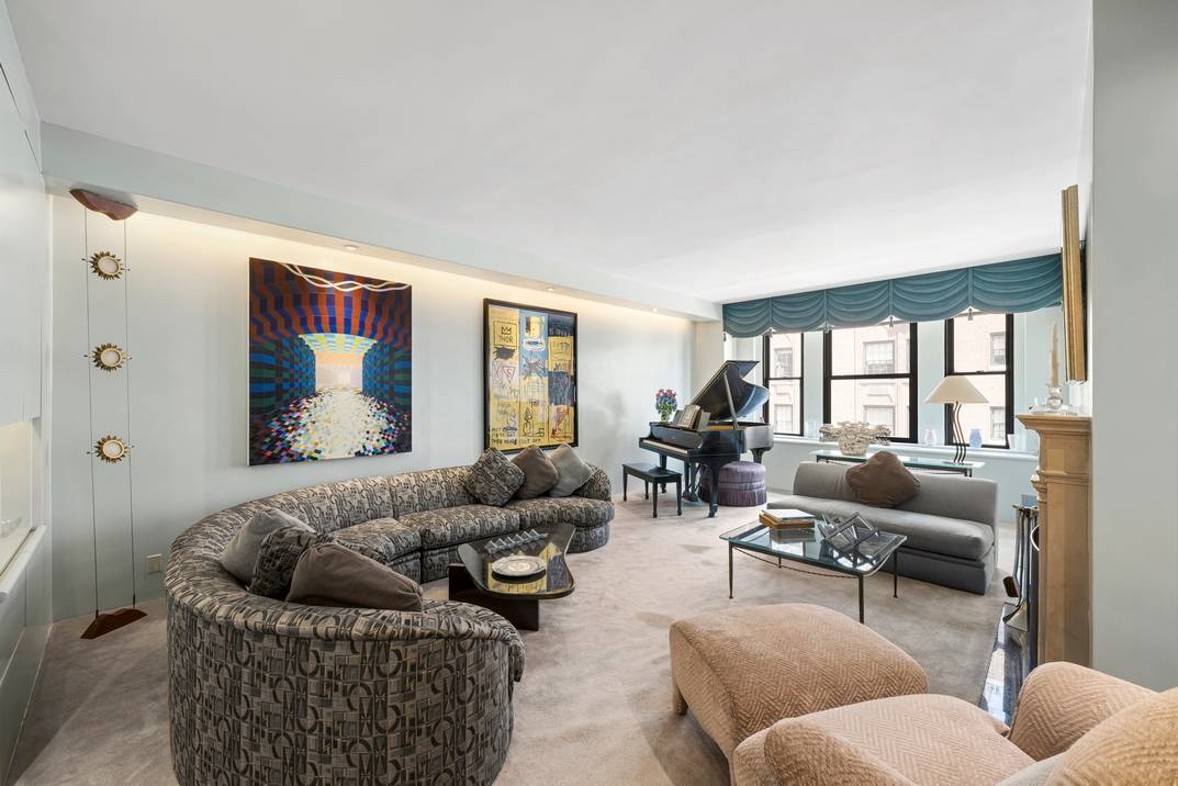 Discover the epitome of sophistication with this exquisite pre war true 3 bedroom, 4 bathroom co op located in the heart of Carnegie Hill.