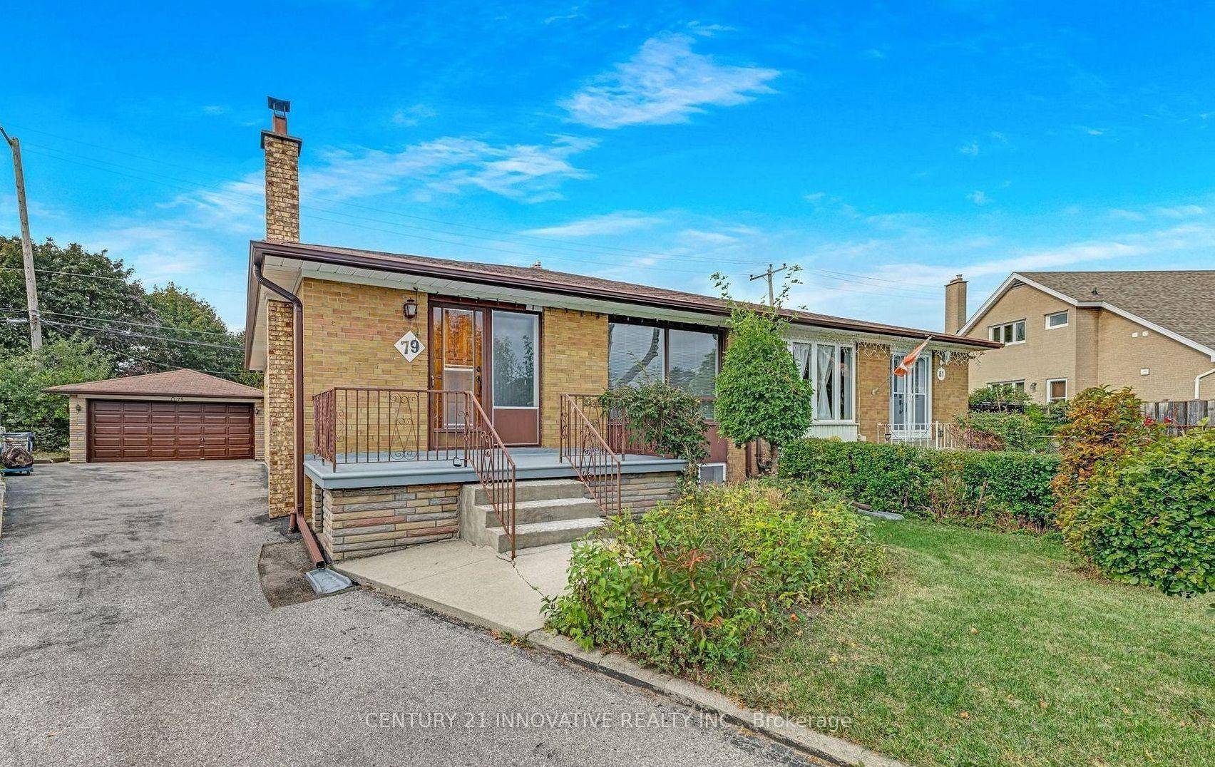 Welcome to this delightful 3 1 bedroom bungalow nestled in the serene Parkwoods Village.