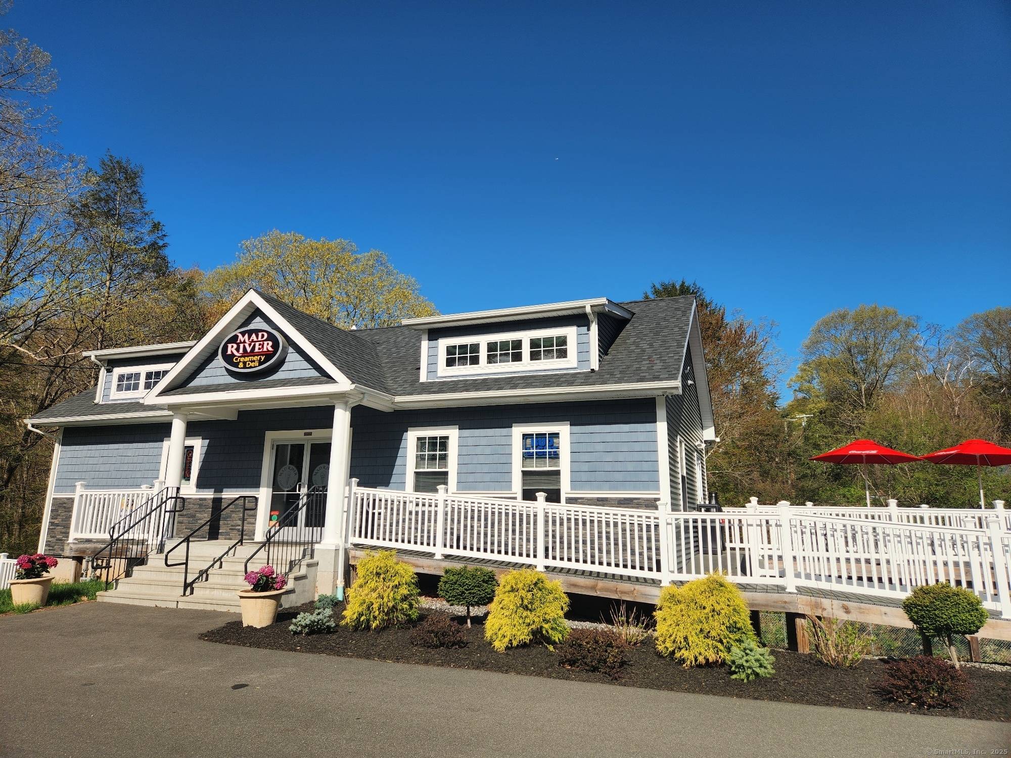3, 123 SF on. 86 Acre Fast Casual Restaurant with Property.