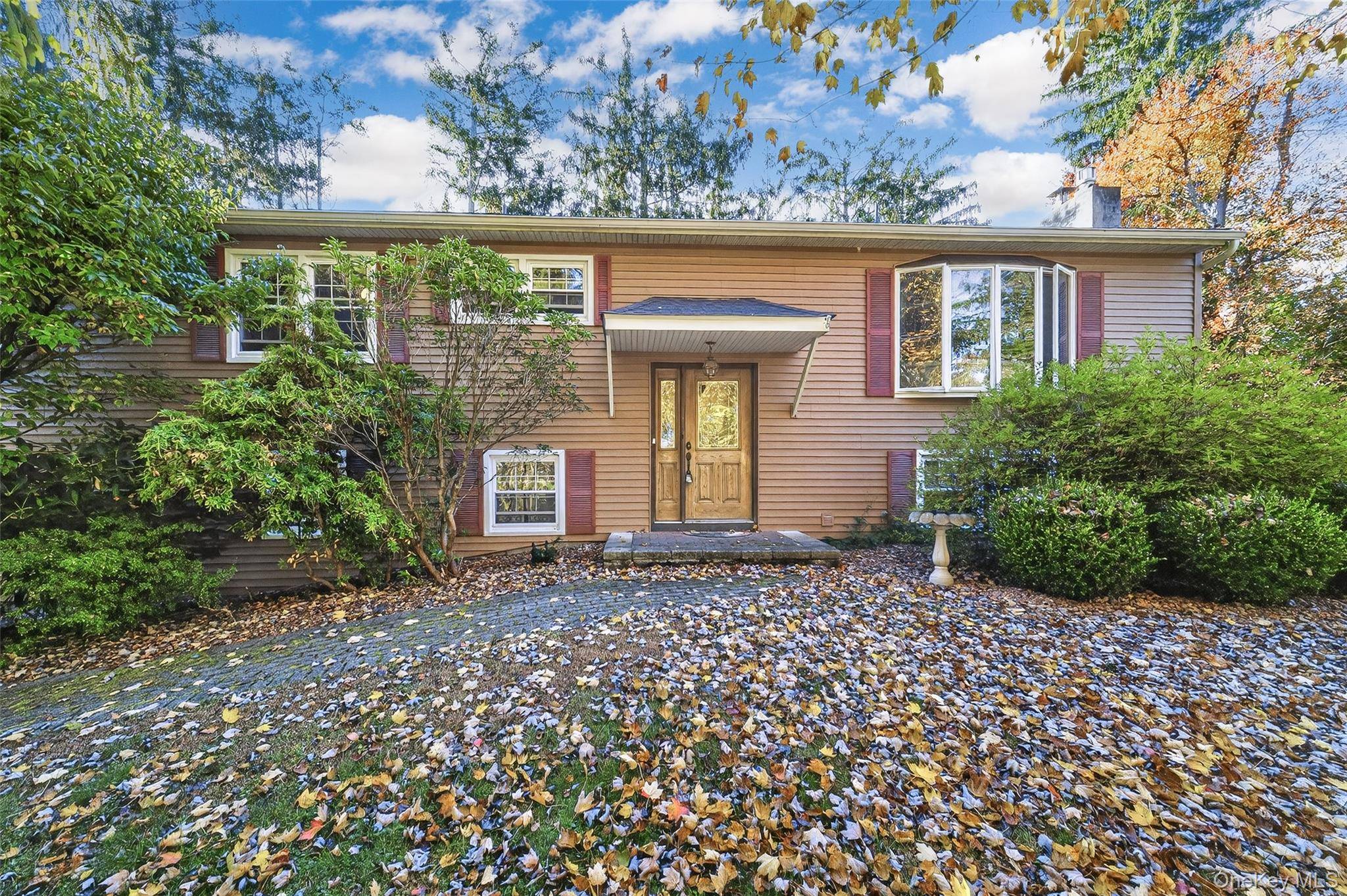 Spacious 4 Bedroom Home in Beautiful Hyde Park, NY !