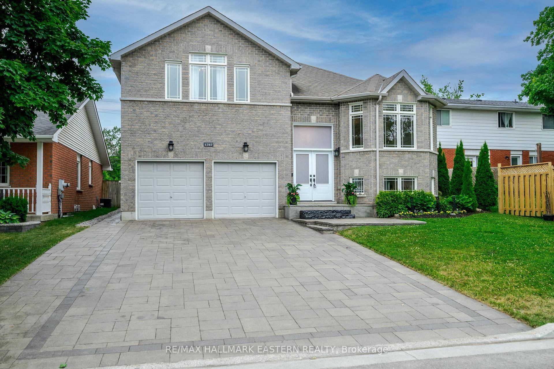 Beautifully upgraded 3 plus 3 bedroom bungaloft in Peterborough's desirable West End, directly across from Fleming College.