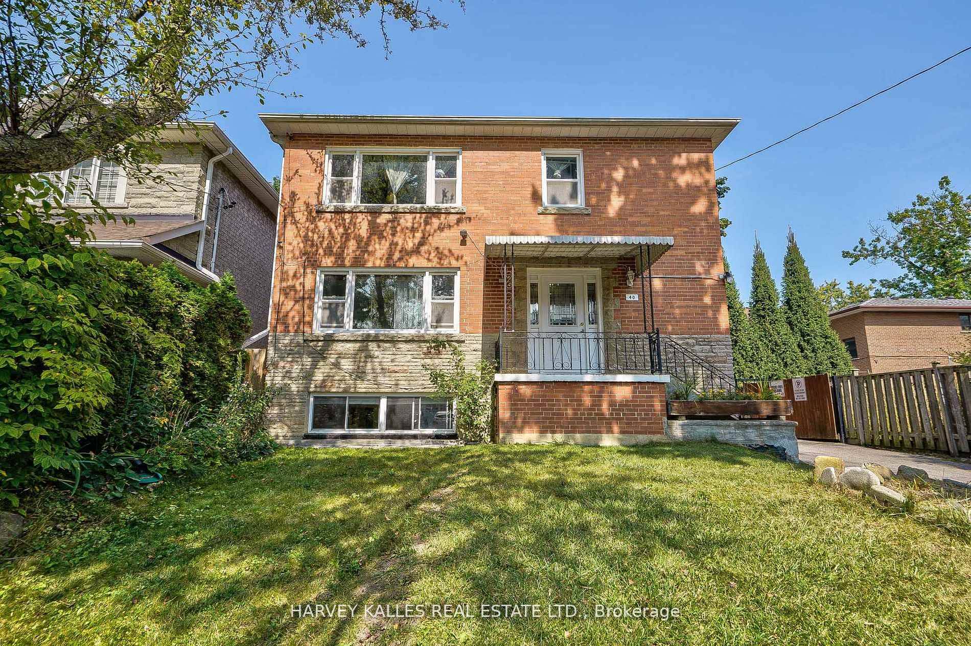 Welcome to 40 Dominion Rd, an Incredible Rare Investment Opportunity Located South Of Lake Shore Blvd in the Heart of Long Branch.
