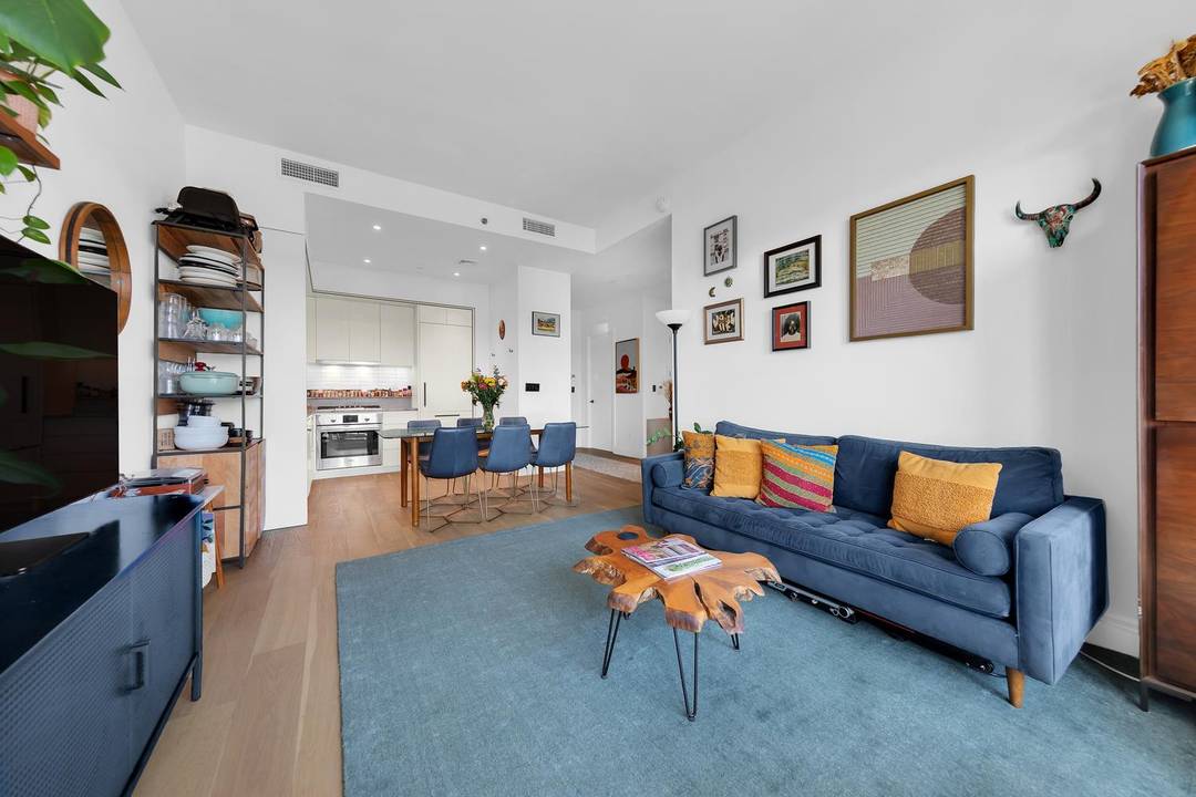 SPACIOUS AND THOUGHTFULLY DESIGNED LUXURY ONE BEDROOM, ONE BATHROOM WITH A HOME OFFICE !