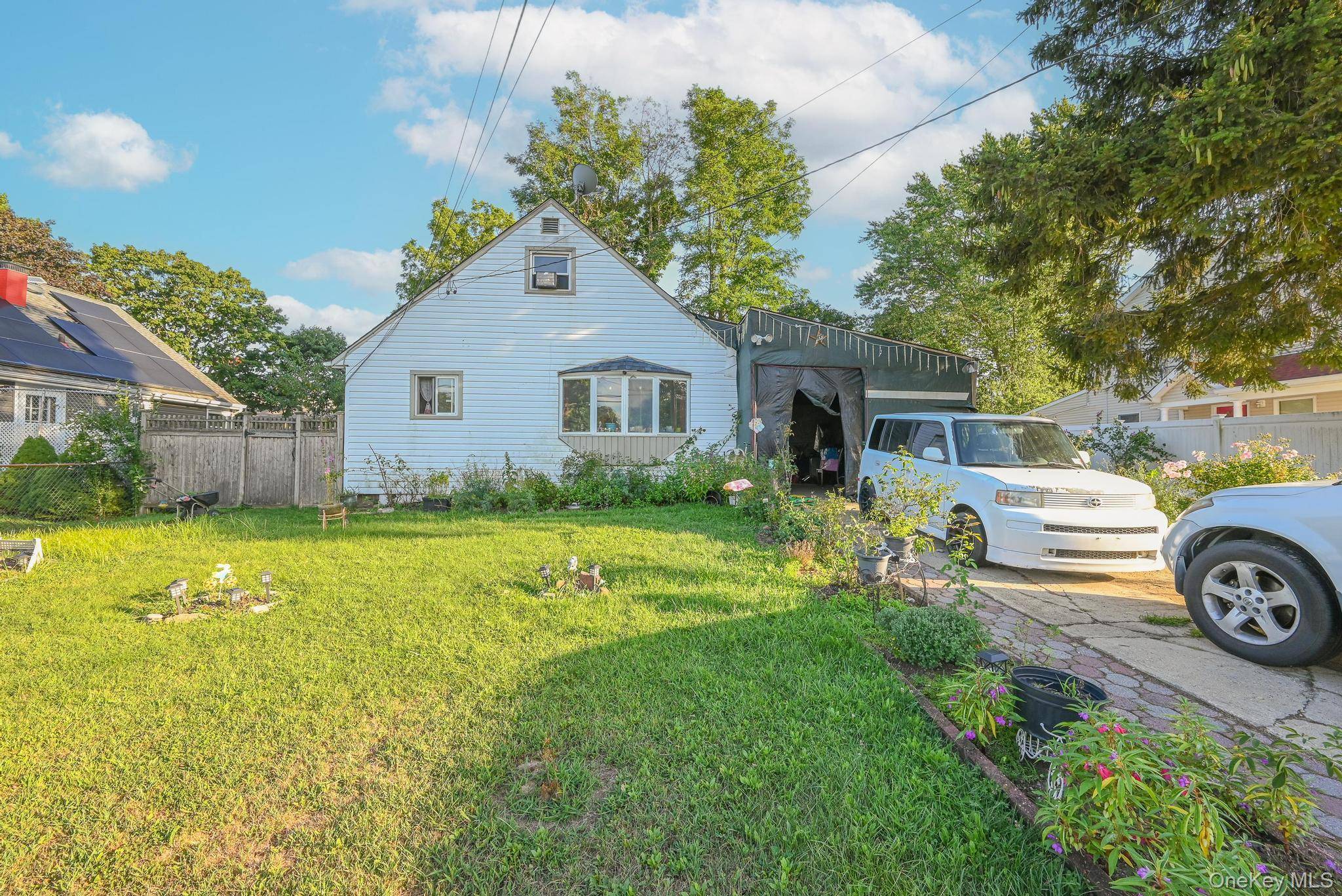 Bungalow House for Sale !