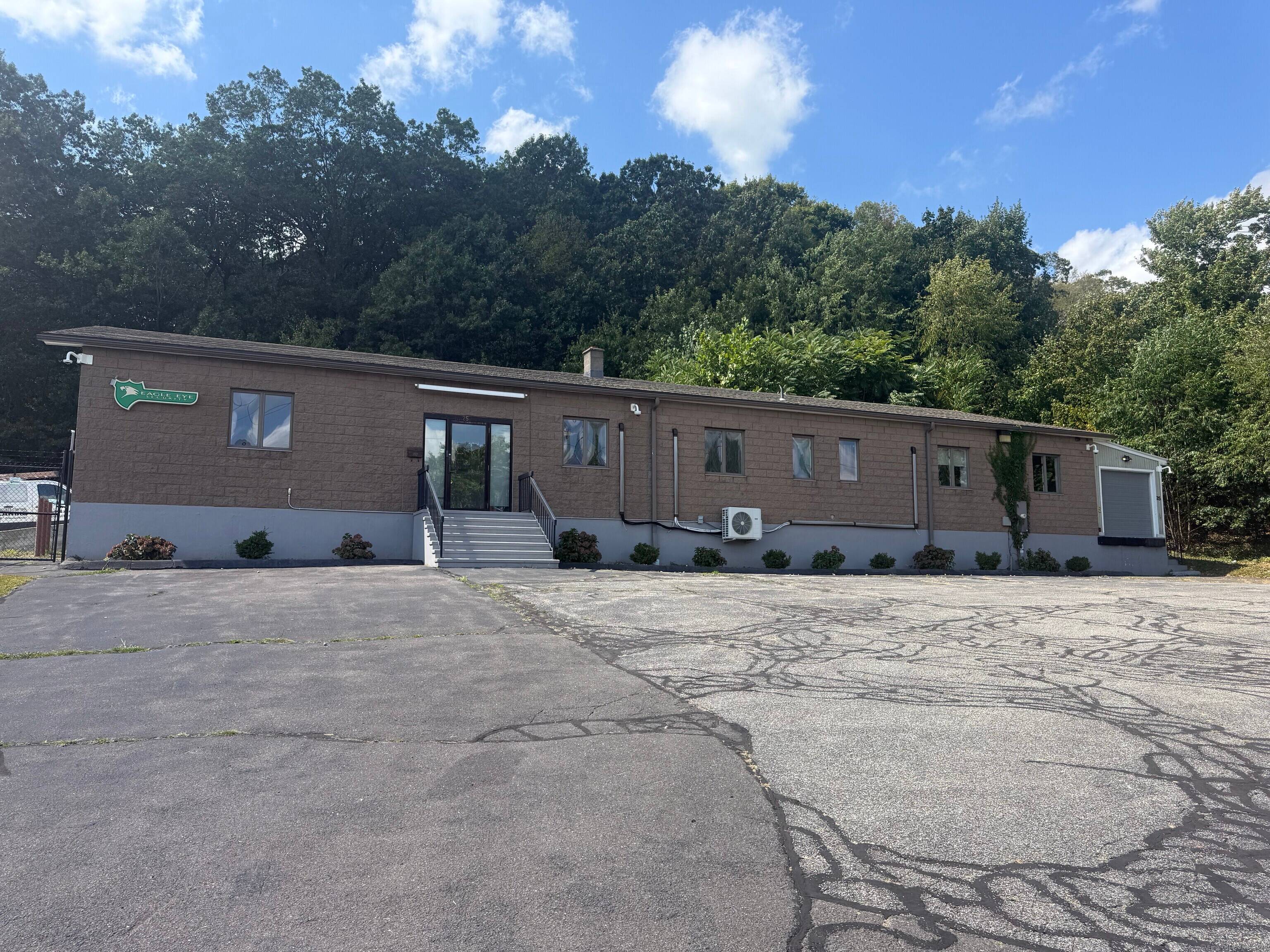 Opportunity awaits at this standalone industrial building offering 5, 736 square feet of space.