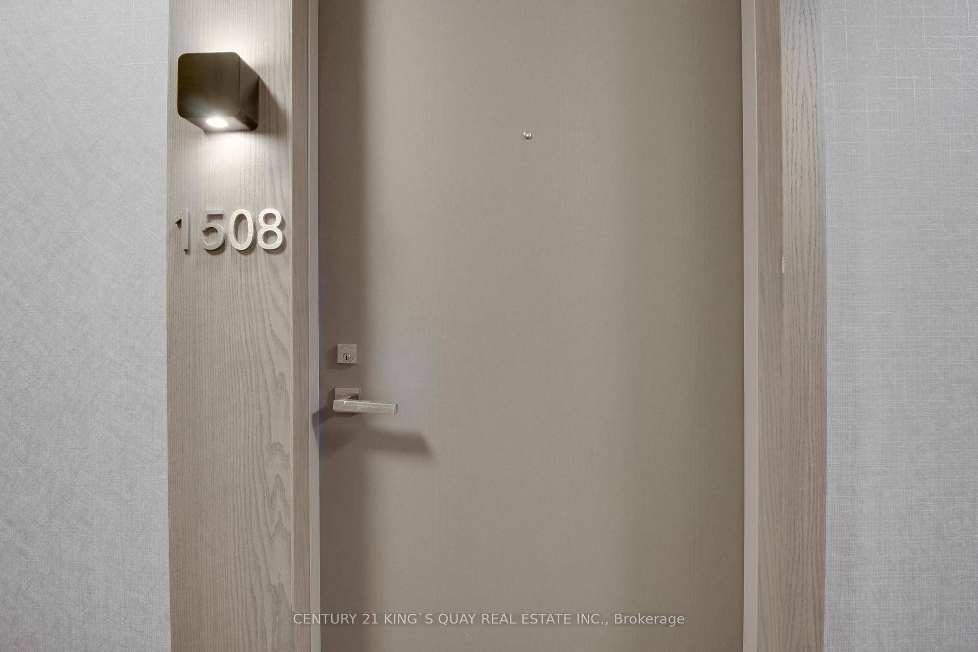6 Year New Luxury Quality Built Condominium Building in Upper Downtown Area Closed by TTC Subway, University amp ; College, Prominent Schools, Park, Shopping amp ; Restaurants etc.