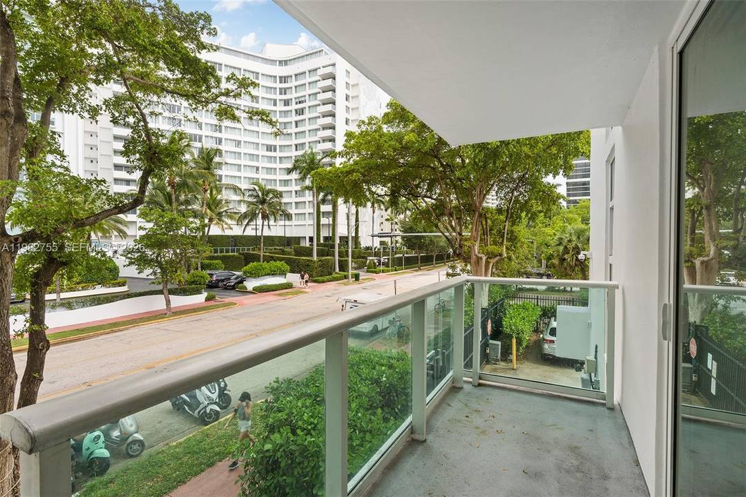 Beautifully Remodeled 2 Bedrooms 2 Baths condo located in a quiet Residential area in South Beach.