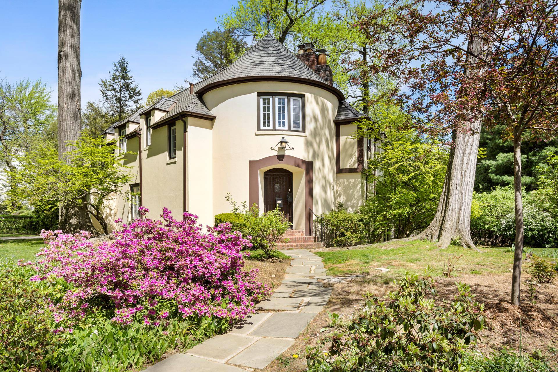 Welcome to Fieldston, the architecturally stunning area with historic roots in Riverdale.