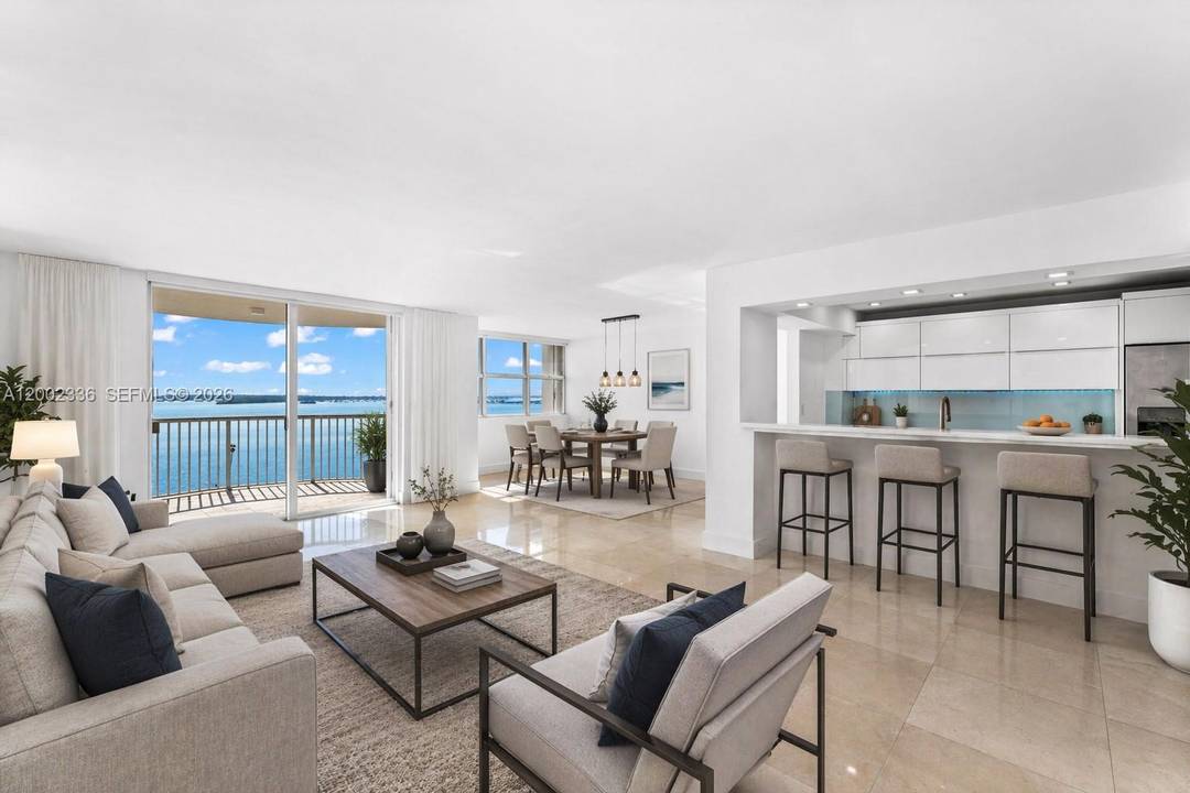 Direct Biscayne Bay views 2 assigned parking spaces additional storage in unit washer and dryer, a high utility combination in Brickell that strengthens daily function, tenant demand, and resale positioning.