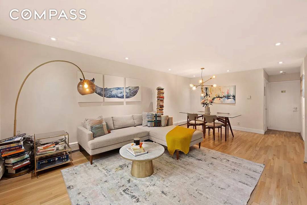 North Williamsburg Gem ! Just one block from Whole Foods, Equinox, and the Apple Store, this modern, thoughtfully renovated residence offers approximately 1, 000 square feet of sun drenched, contemporary ...