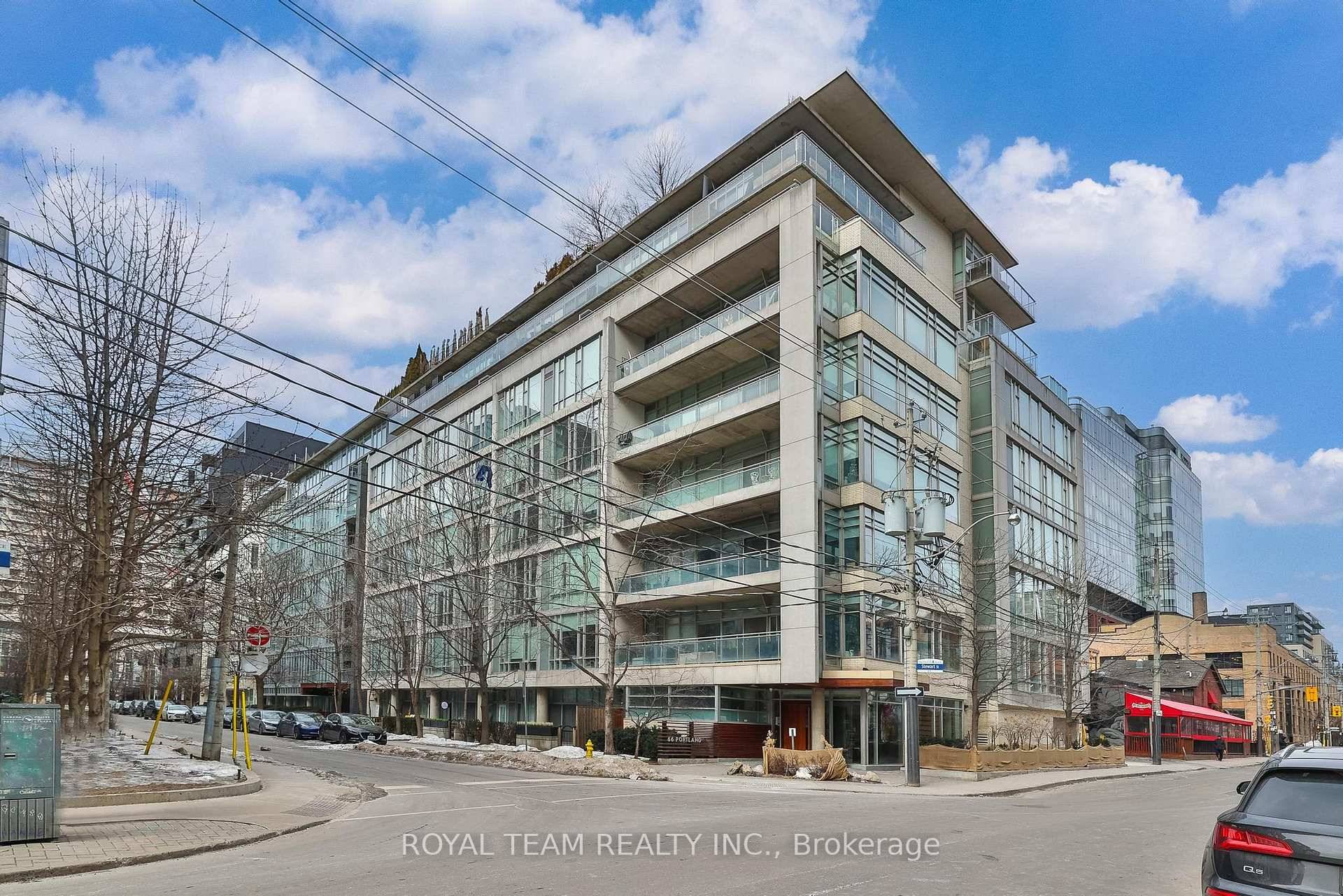 Corner Loft In A Quiet, Boutique Building In The Heart Of King West.