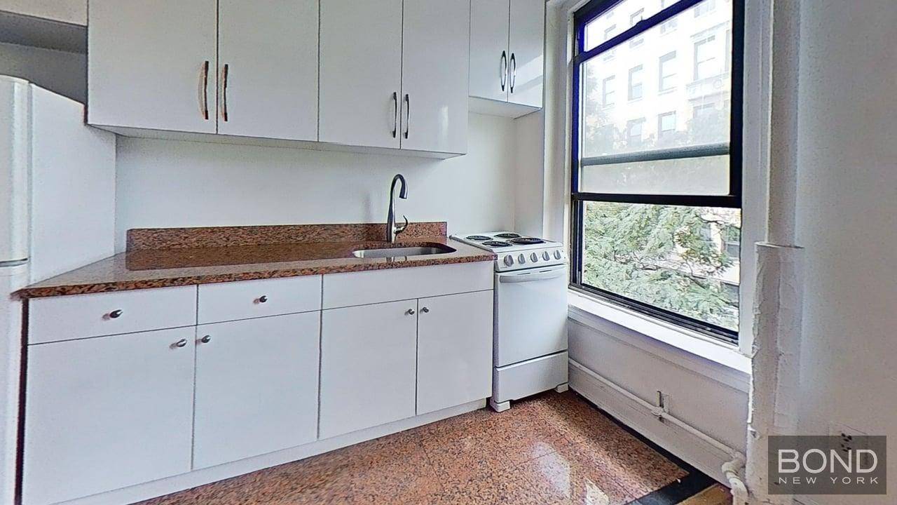Spacious 2 bedroom in prime East Village.