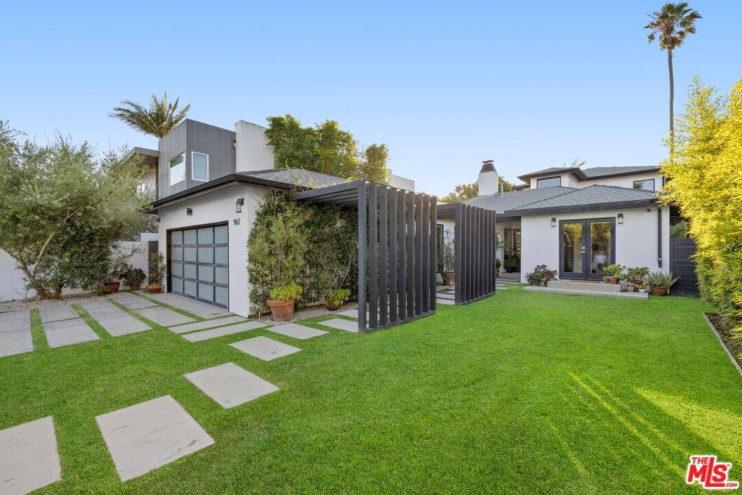 967   Vernon Ave 4BR Marina Del Rey La