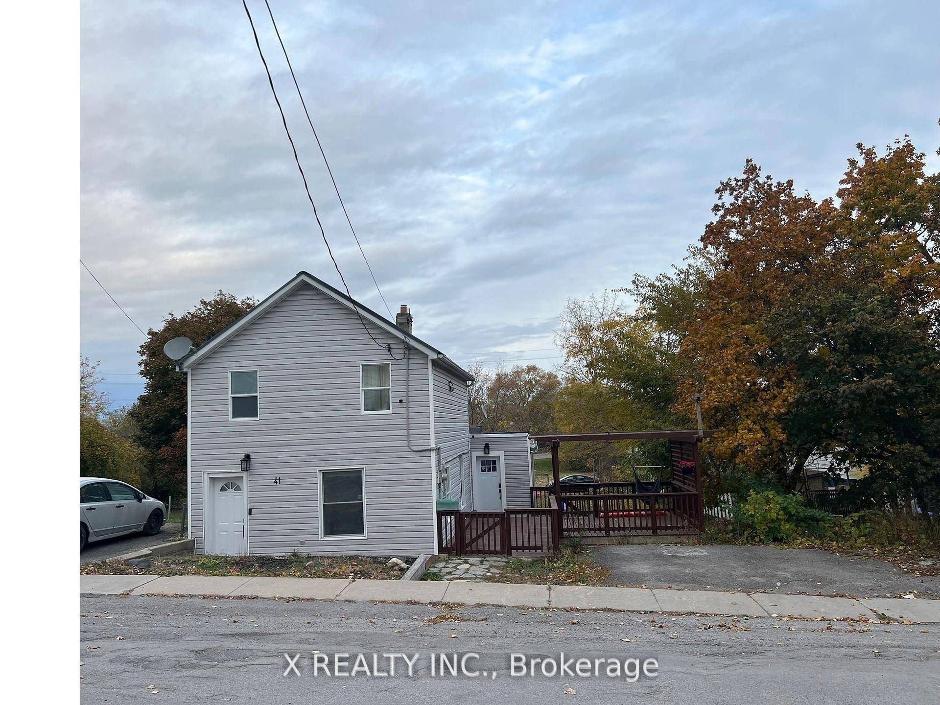Welcome to this charming 3 bedroom, 2 bathroom home in the heart of Belleville !