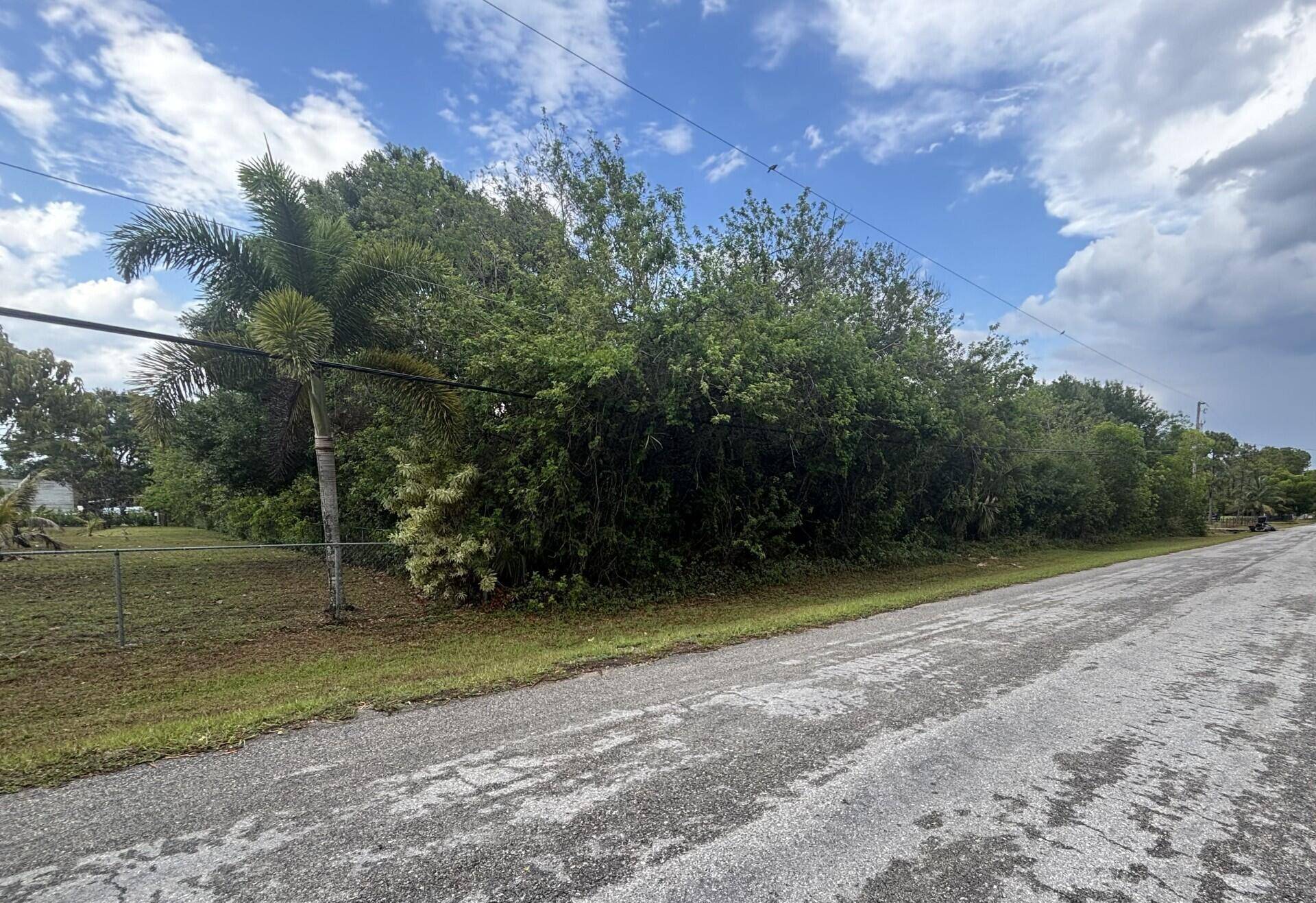 Available land lot close to the desirable Westlake, private but yet close to the shops and restaurant's.