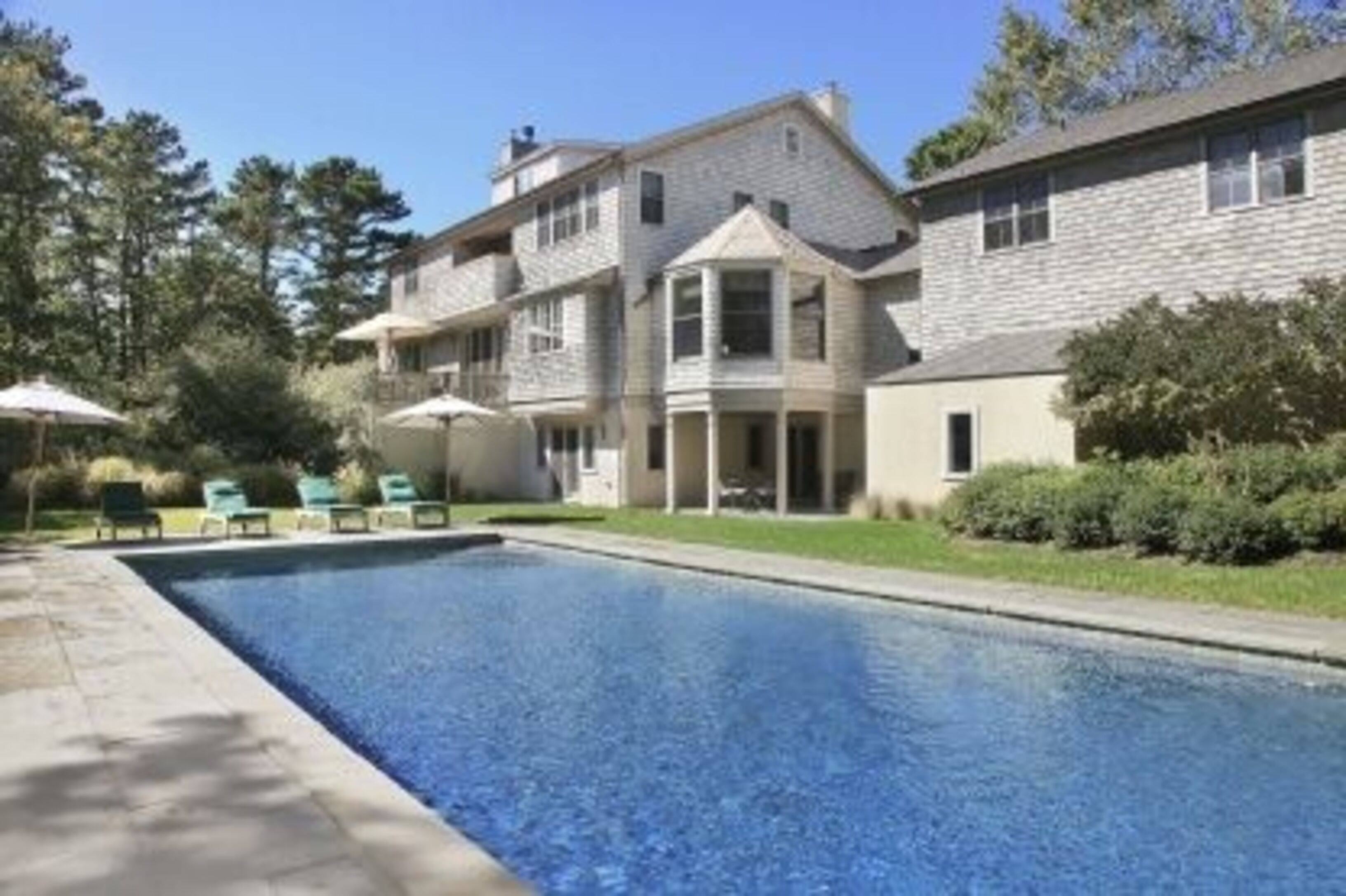 Smashing Water Mill North Estate With Pool and Tennis