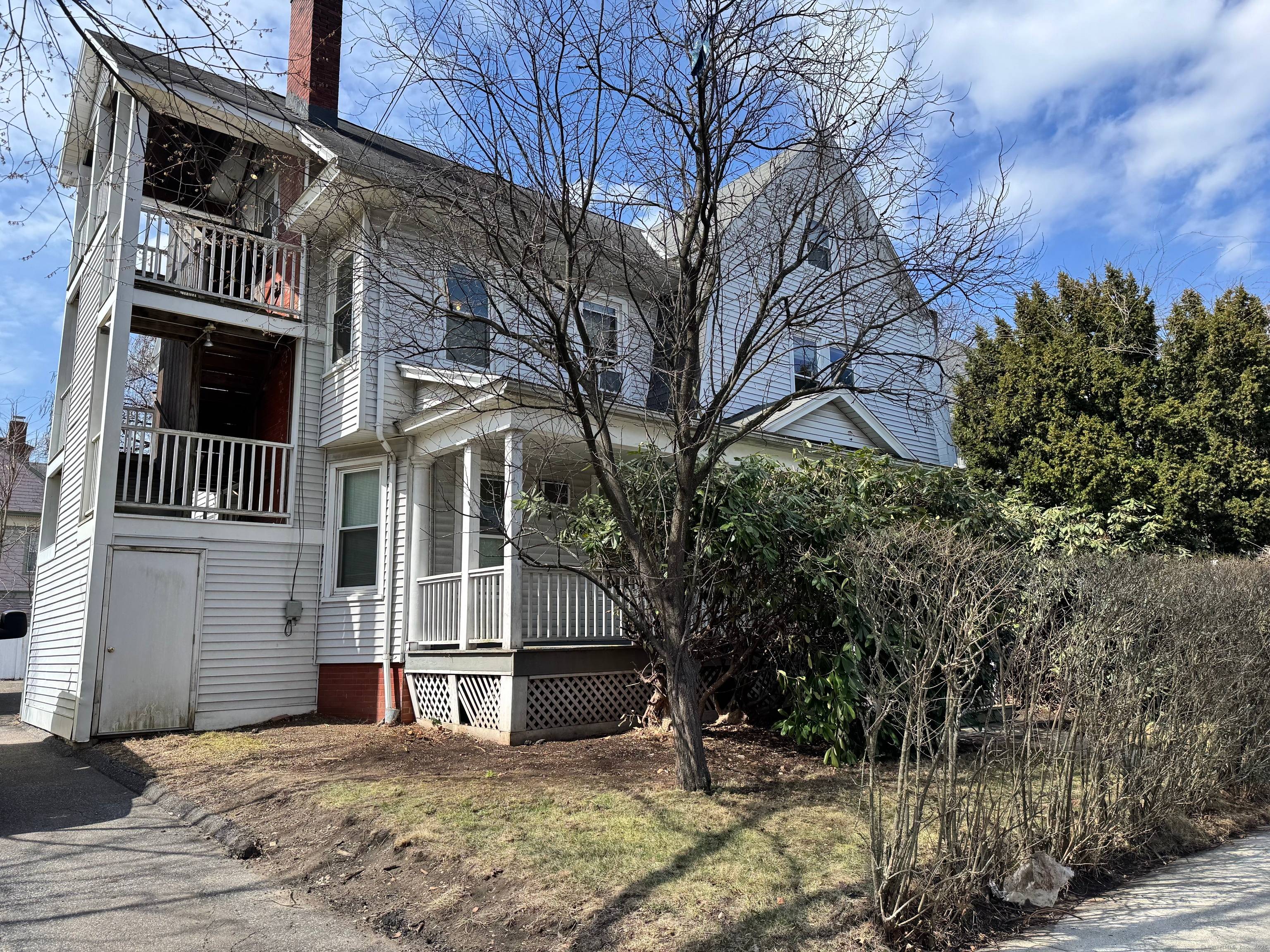 ! BACK ON MRKT__BIG PRICE REDUCTION NOTE THAT PROPERTY CAN BE USED AS A LARGE SINGLE FAMILY, CONVERTED to MULTI or USE AS ROOMING HOUSE PRESENT USE.