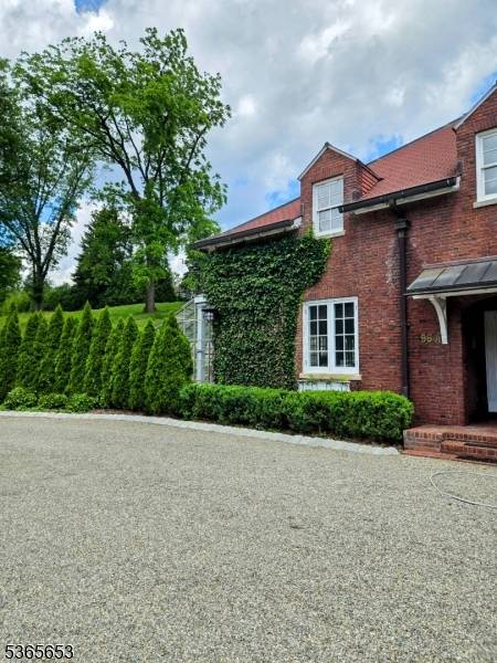 Old world charm This 4 bedroom home occupies the left side of this Carriage House Barn and has been beautifully renovated Large comfortable spaces Great for Entertaining and close to ...