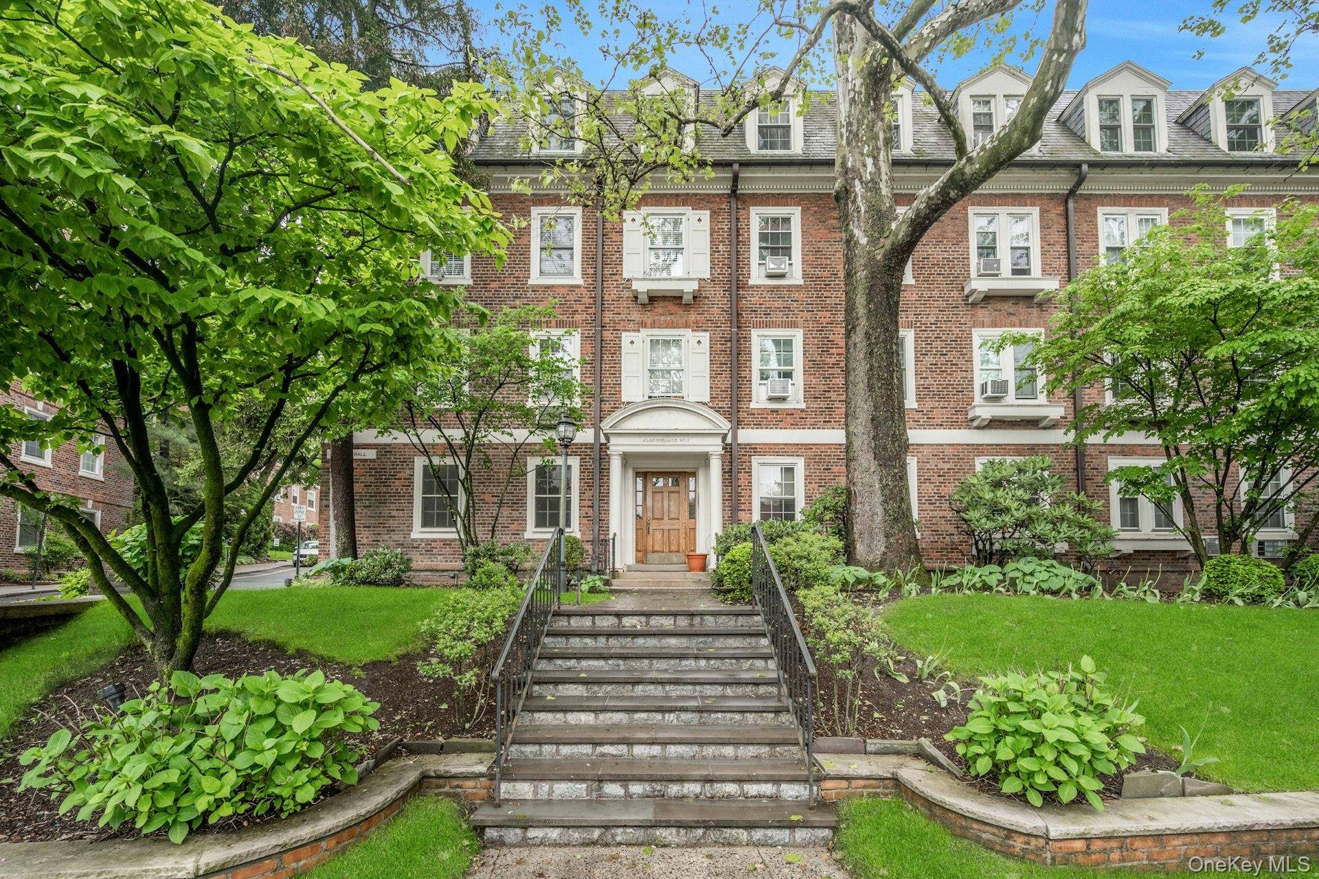 Spacious 3 Bedroom Corner Unit in Bronxville School District Customize to Your Taste !