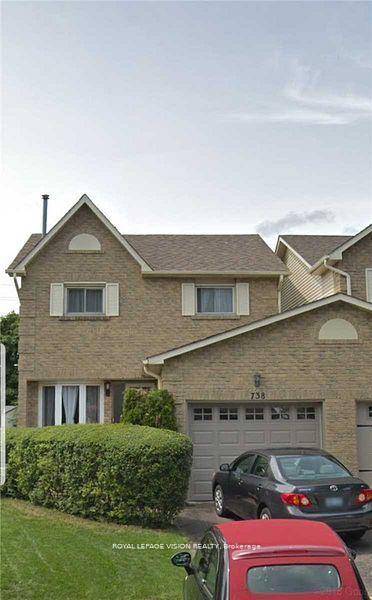 This Cozy 1 Bedroom Basement Apartment Offers a Comfortable Living Space, Perfect for Singles or Couples !