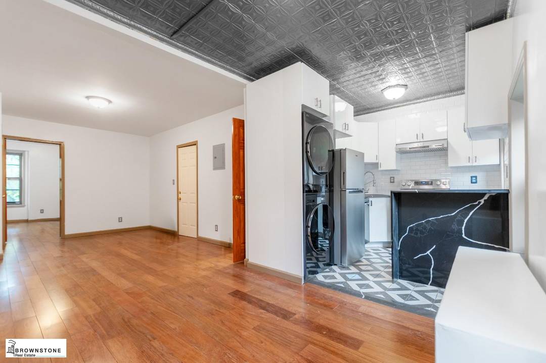283 Pacific Street, 4 is a completely renovated, brand new, two bedroom apartment in a prime location in Boerum Hill.