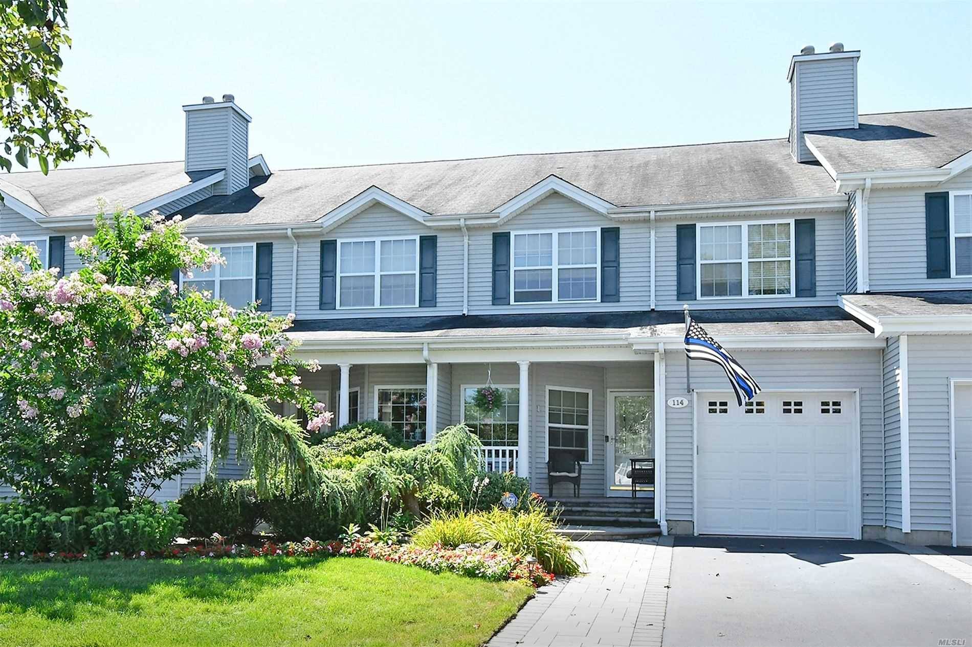 Sought after Villages West !