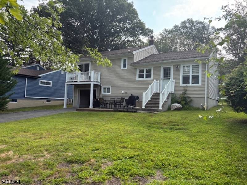 Spacious and beautifully remodeled 3 bedroom, 2 full bathroom single family home in desirable West Orange.