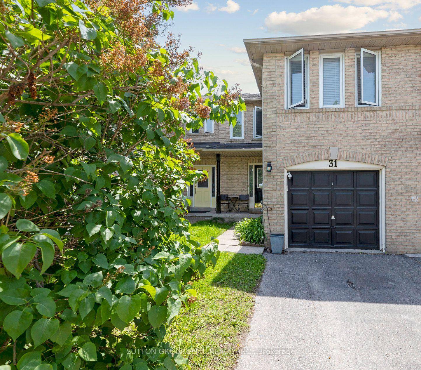 Welcome to 31 Pine Gate, a beautifully updated 3 1 bedroom, 3 bathroom freehold townhome located in one of Whitby's most sought after, family friendly neighborhoods.