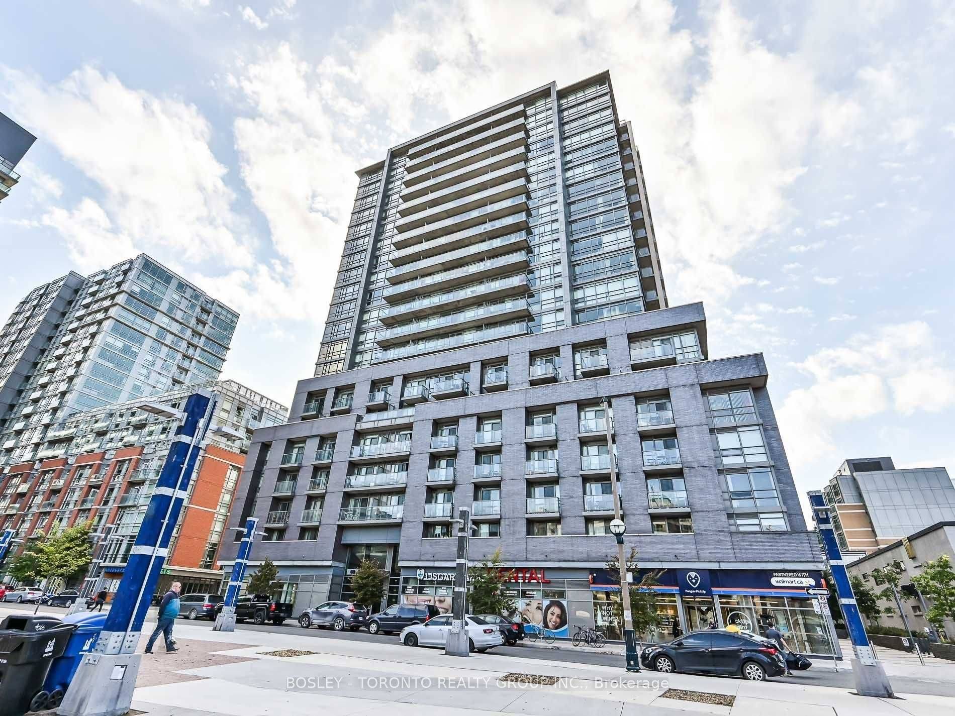 Welcome To Queen West ! Epic On Triangle Park Offers Unparalleled Value, Located Steps To The Park, Vibrant Queen West, And A Quick Jaunt To King West Liberty Village.