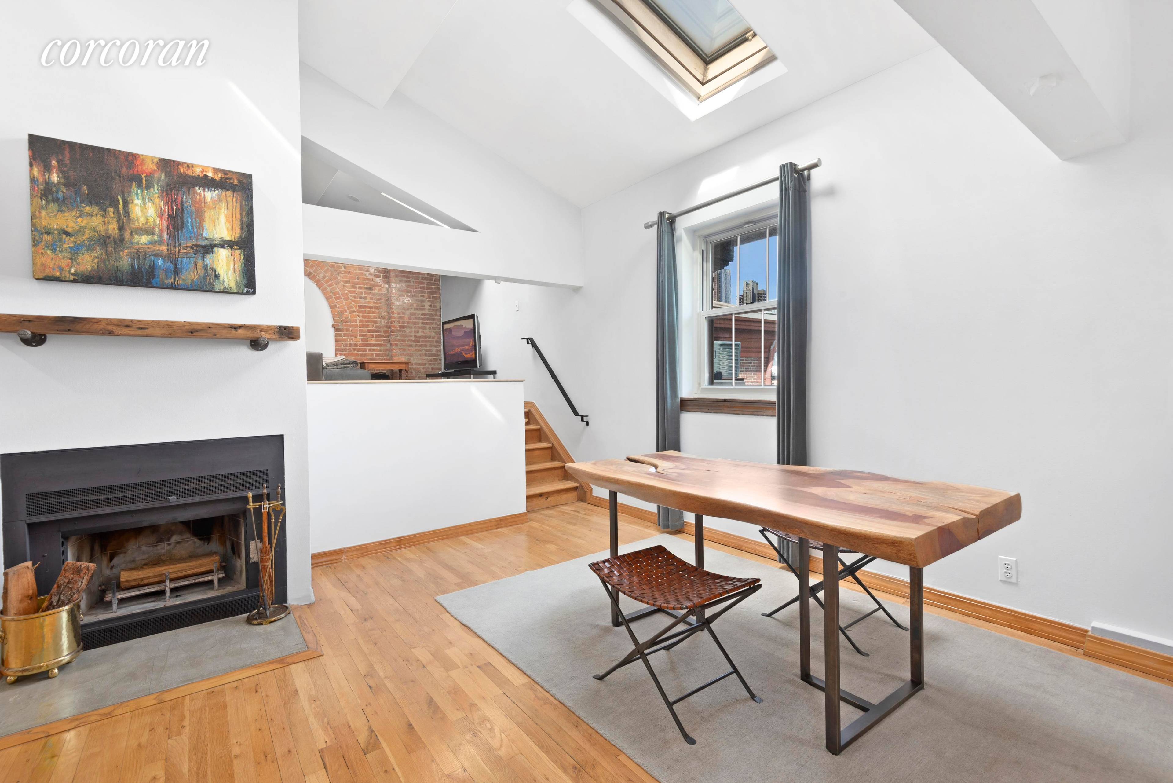 Gorgeous and spacious one 1 bedroom penthouse loft home, with den.