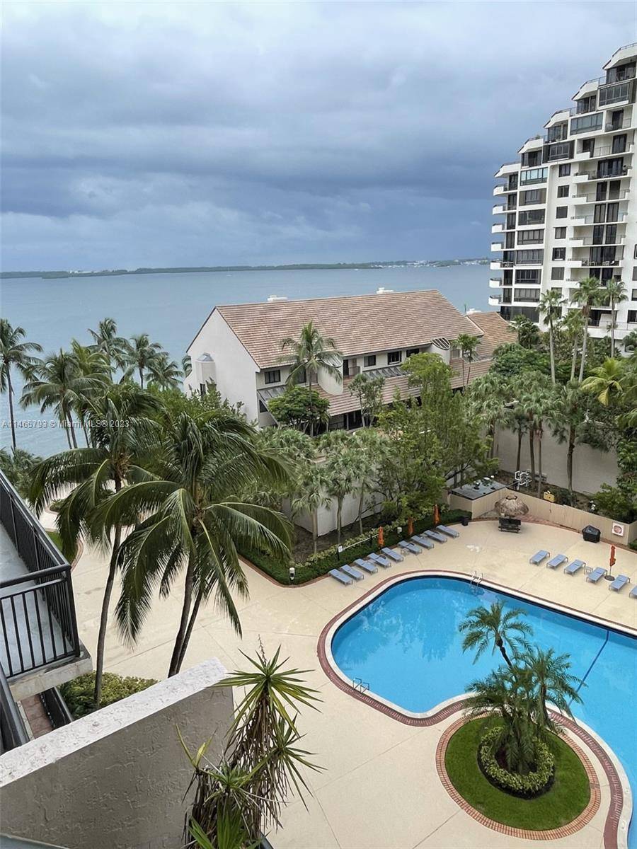Beautiful 1bd 1 1 2 bath Unit with spectacular views of the water and pool area.