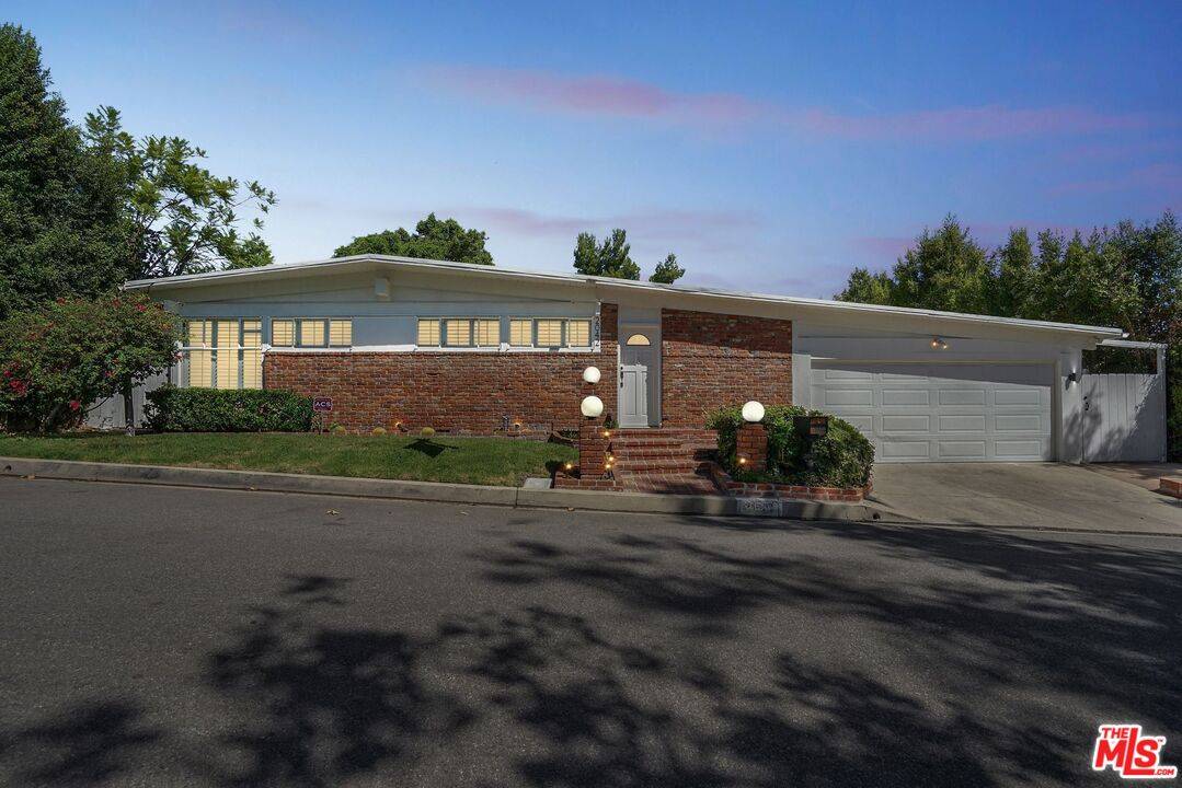 2042   Linda Flora Dr 3BR Bel Air La