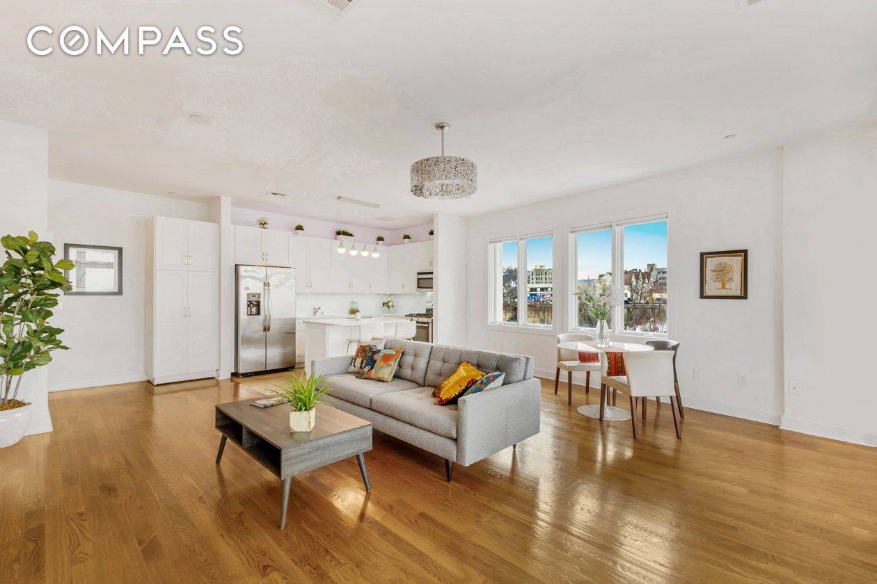 Welcome to the Accolade, Staten Island's premier luxury condo building.