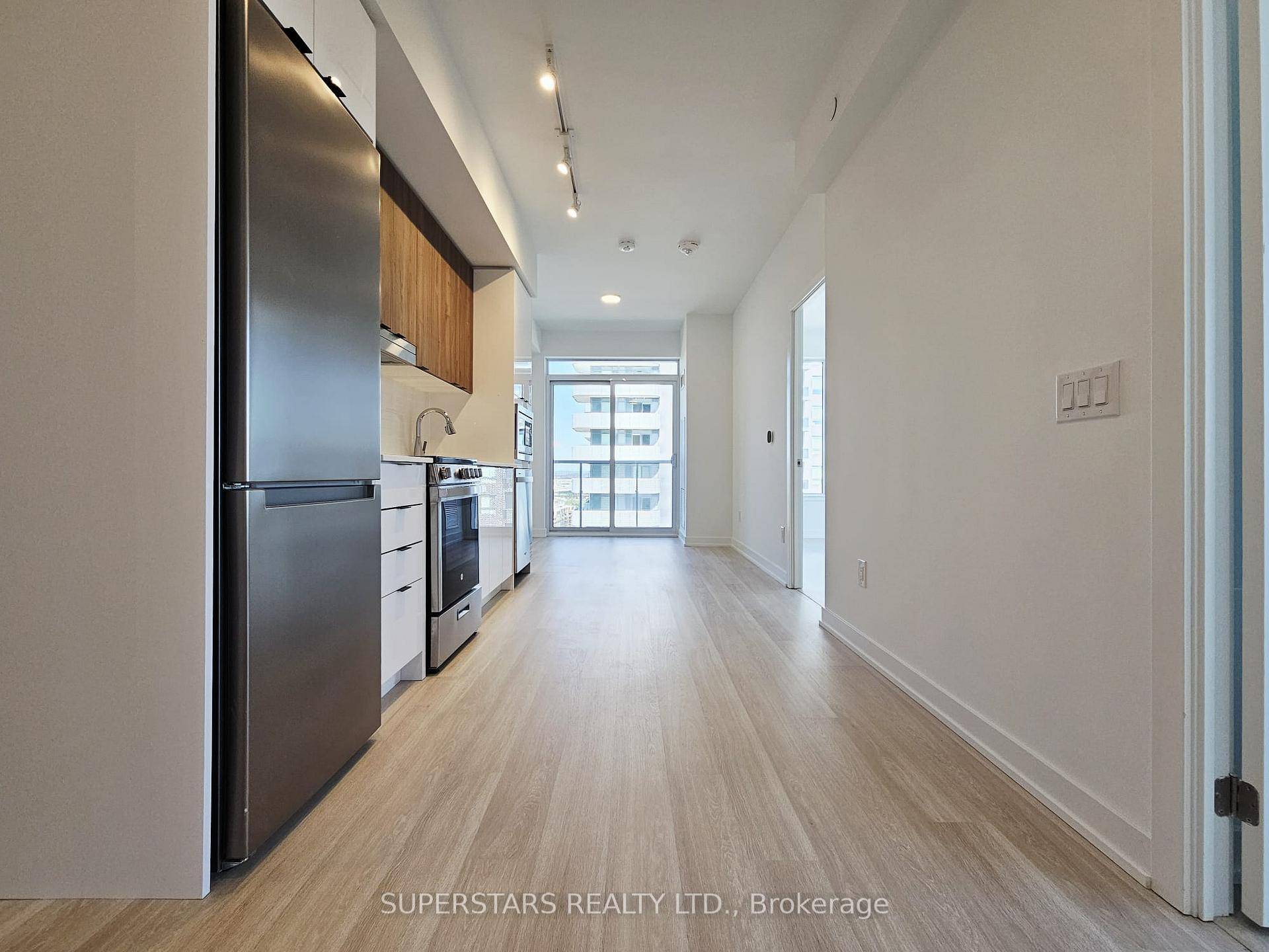 Be the FIRST to live in this BRAND NEW unit !