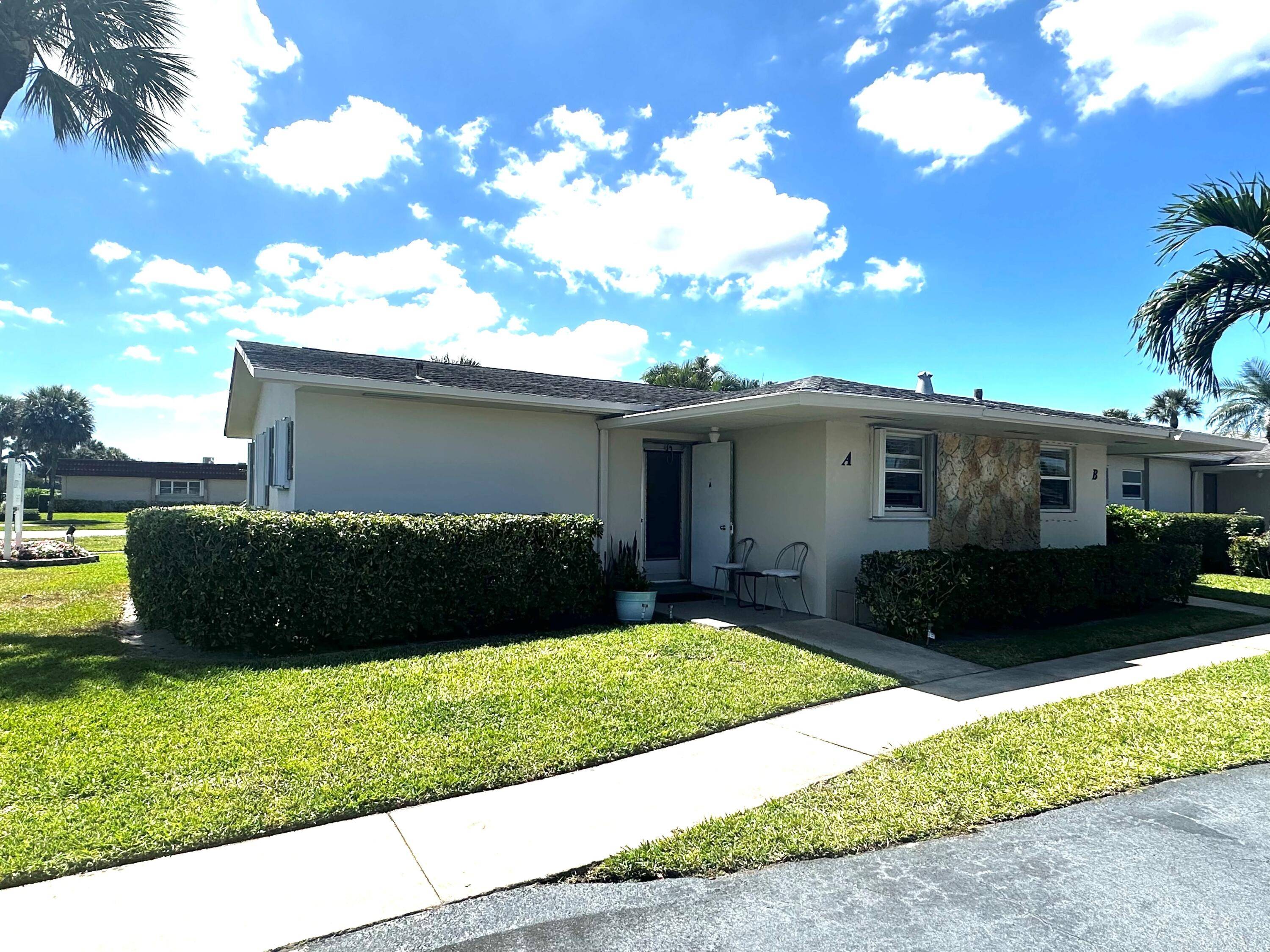 Welcome to this 1 bedroom, 1 bathroom home in the vibrant 55 community of Cresthaven Villas !