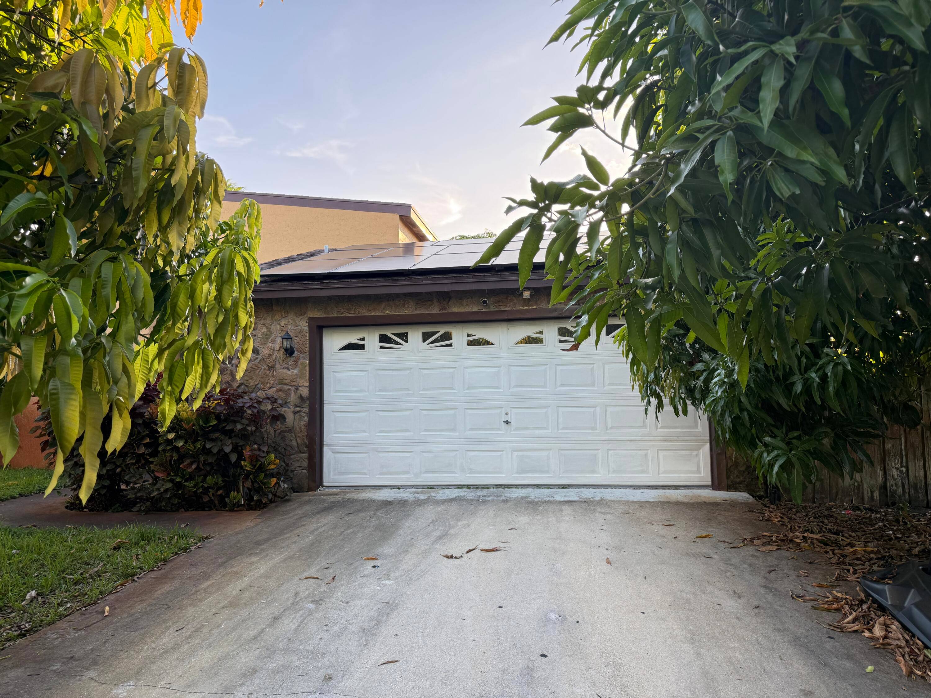 Very spacious property with newly updated cabinets, a huge Florida room, 4 bedrooms but the second master bedroom is located upstairs, a huge pool but may need a second touch.