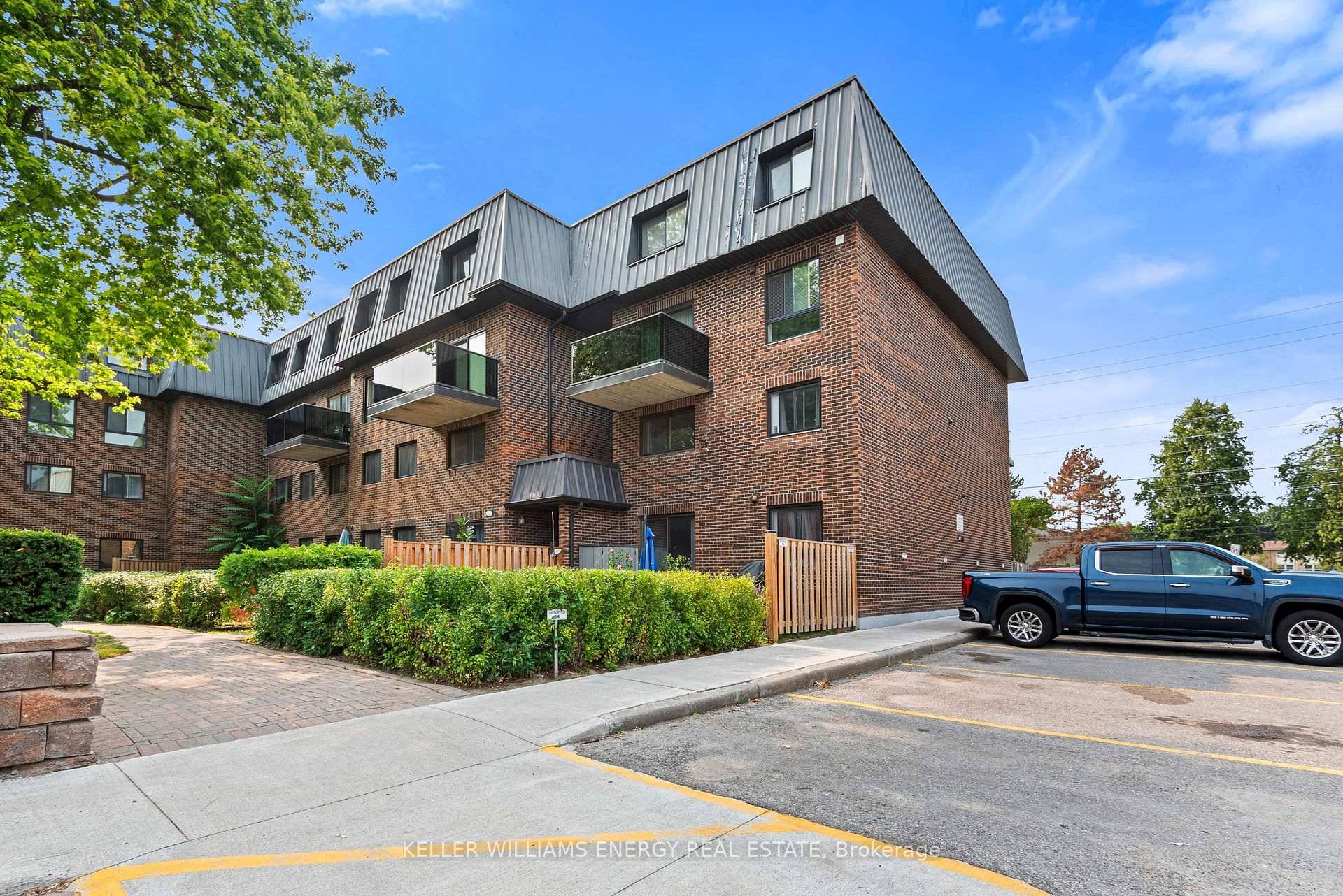 Stylish End Unit Townhome in Prime North Oshawa location.