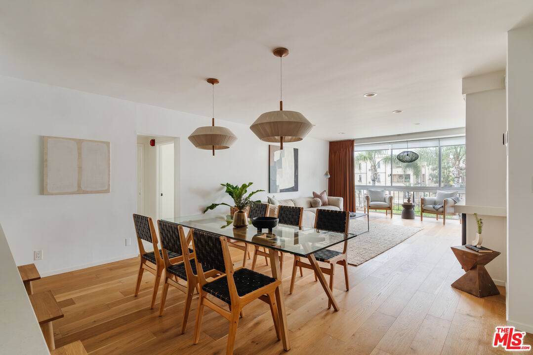 11687   Montana Ave 3BR Brentwood La