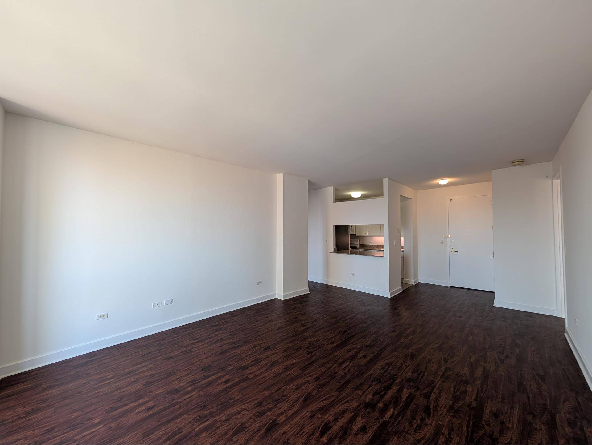 Bright 2 bedrooms, 2 bathrooms apartment at the coveted Grand Millennium condominium.