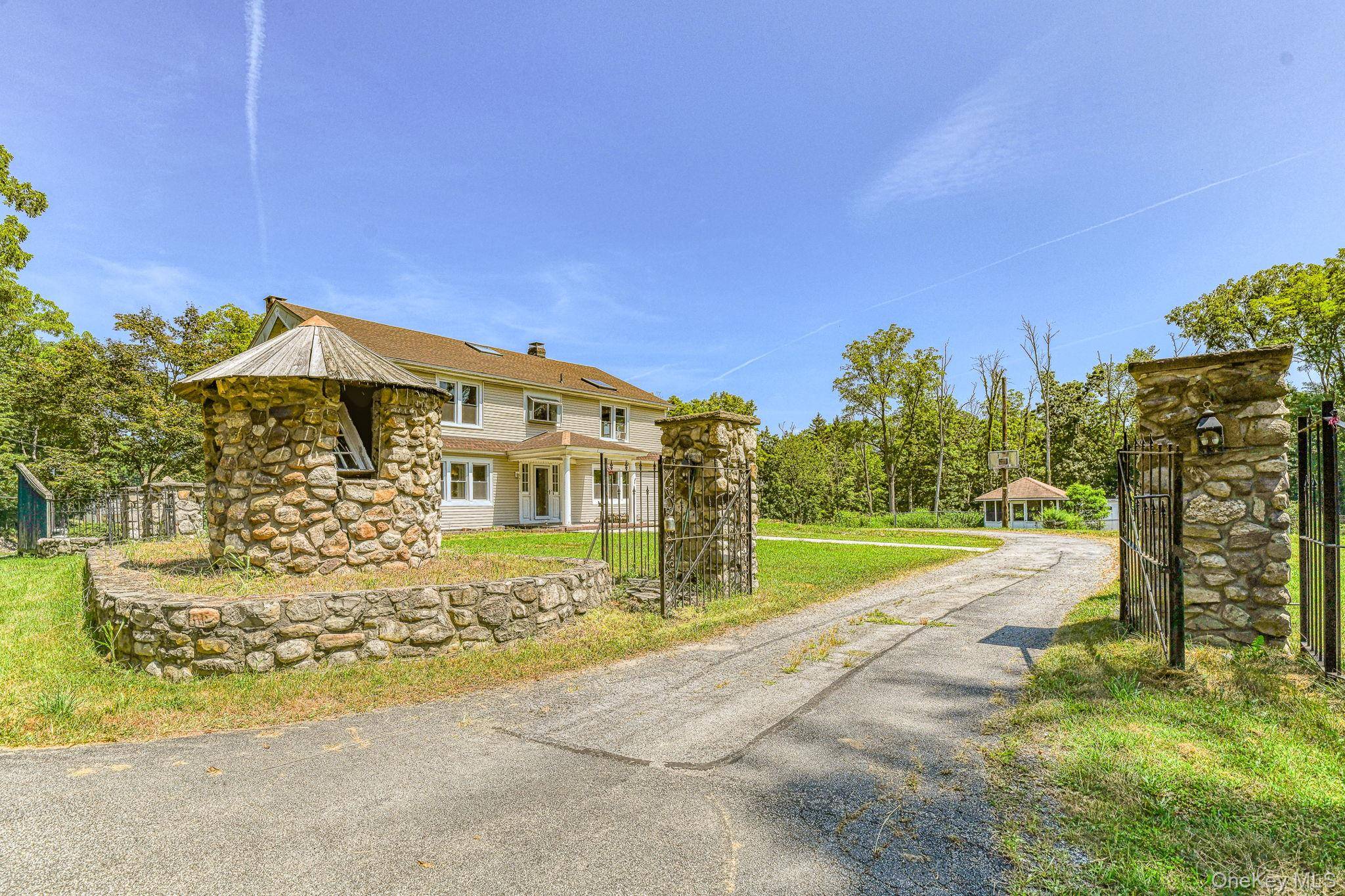 CHARM, SPACE and OPPORTUNITY in the highly rated Monroe Woodbury School District !