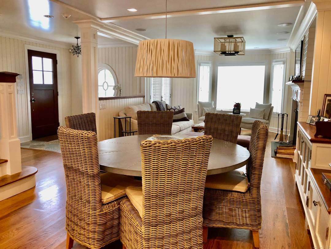 FABULOUS BEACH HOUSE ! Winter Academic Summer rental start Sept.