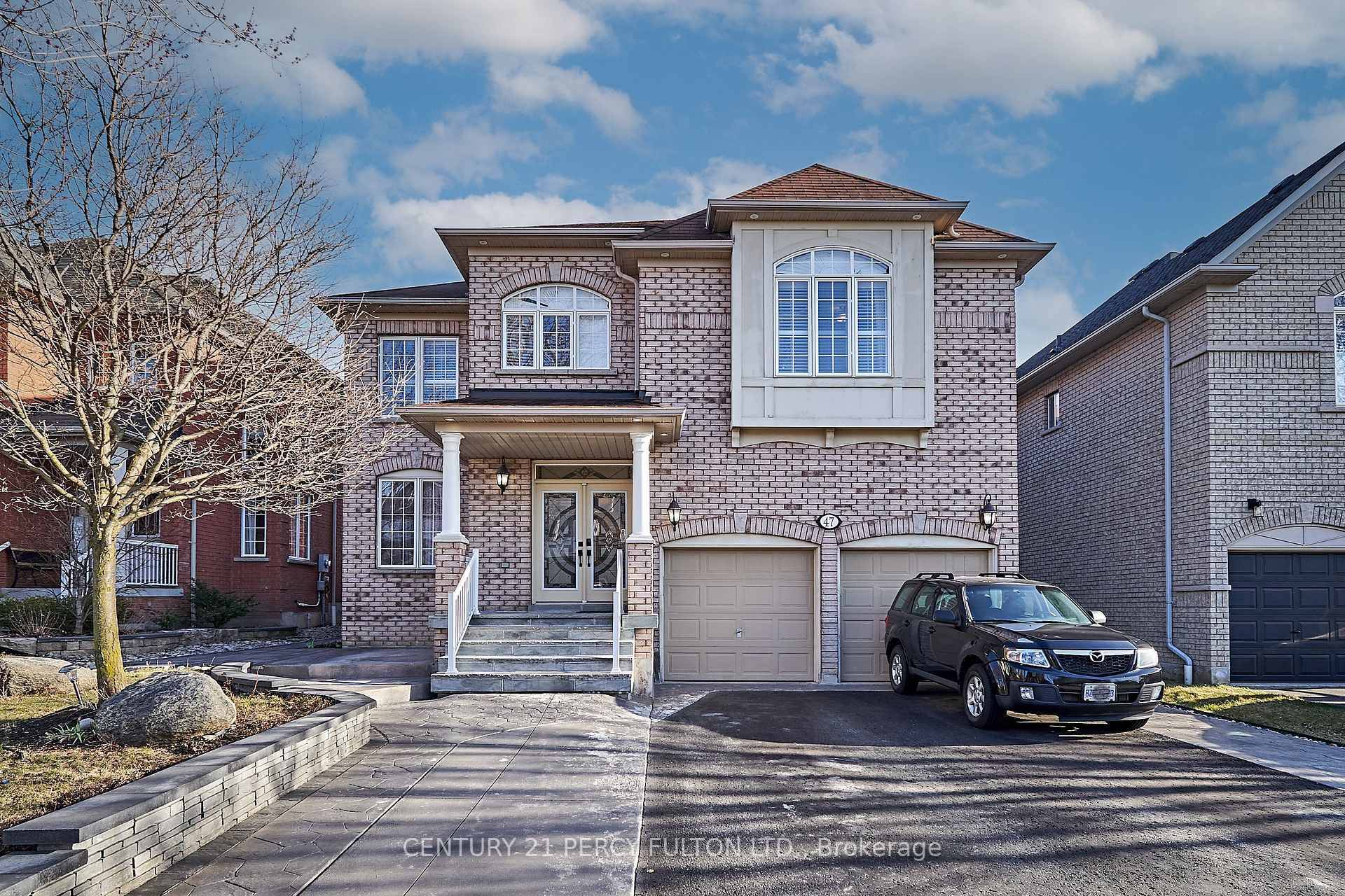 Luxurious 5 1 Bed 4 Bath Detached Home in Highly Desirable Williamsburg Community !